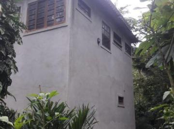 Foto 01 · Imperdível casa na Fazendinha: 3 quartos, 3 suítes, 4 banheiros, 5 vagas de garagem e muito mais em 