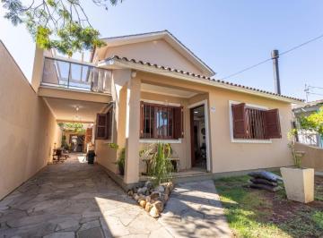 Casa · 195m² · 3 Quartos · 4 Vagas · LINDA CASA COM MUITO SOL E CONFORTO, RUA CALMA