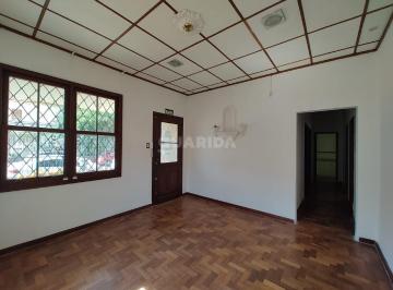 Casa · 180m² · 2 Vagas · Excelente Casa comercial no Bairro Menino Deus.