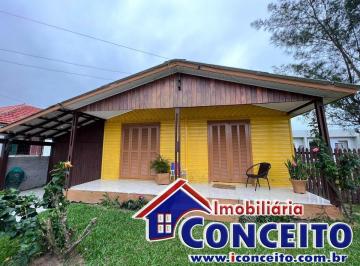 Casa de 3 quartos, Imbé · XC17 - Residência de madeira em ótima localização no balneário Mariluz
