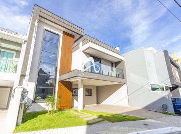 Casa · 222m² · 4 Quartos · 2 Vagas · Sobrado Triplex em Condomínio • Uberaba