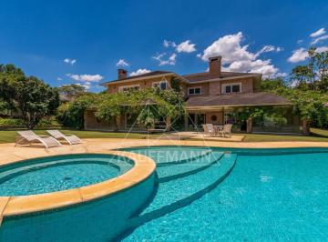 Casa · 1050m² · 7 Quartos · 4 Vagas · Residência à venda no Condomínio Quinta da Baroneza com vista para o Campo de Golf.