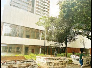 Comercial · 400m² · 6 Vagas · Prédio de 2 andares em esquina movimentada
