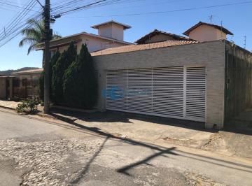 imovel_402_4218.jpg · Excelente casa colonial com lazer, em bairro tradicional, a 15 minutos de BH.