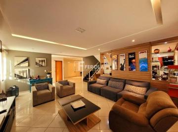 Casa de 4 quartos, Águas Claras · SHA Conjunto 4 Chácara 60 - CASA SOBRADO COM IPTU -98224-8049- PRÓXIMO COMERCIO