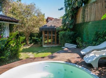 Casa · 240m² · 3 Quartos · 2 Vagas · ESTILO CASA DE CAMPO