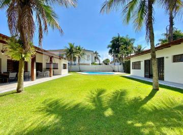 eeeb1d0fd6c0132d36d83c2c2852fdccbec7b53e · Casa no Guarujá, Jardim Acapulco, 4 Quartos, Sala para 3 Ambientes, Piscina e Varanda Gourmet - Merc