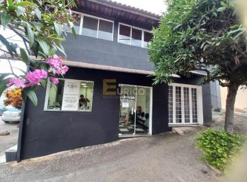 Casa · 260m² · 3 Quartos · Sobrado próximo ao centro com 3 salas comerciais + casa piso superior