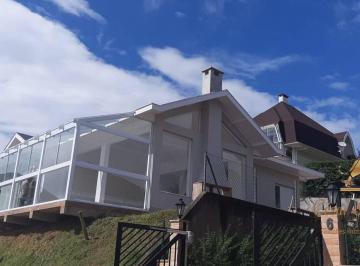 Casa · 269m² · 3 Quartos · 4 Vagas · Casa em condomínio no topo da montanha