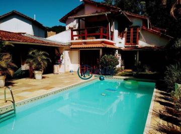6b72691bdb2888d5dc0b848f70963c7d2ad22442 · Casa em terreno de 883m² - amplo lazer privativo!