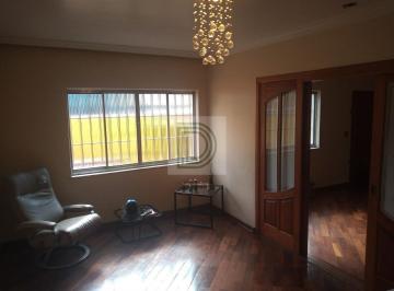 Casa · 374m² · 4 Quartos · 6 Vagas · Excelente sobrado com piscina e 6 vagas, em rua sem saída no km. 15 da Raposo Tavares