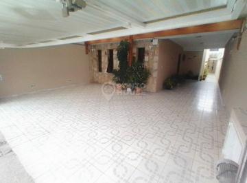 Casa · 193m² · 4 Quartos · 4 Vagas · Casa no Ipiranga com 192m², 4 dormitórios, 2 Suítes, 4 Banheiros e 4 Vagas.