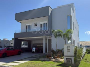 Casa · 278m² · 5 Quartos · 4 Vagas · Casa com 5 quartos em condomínio fechado