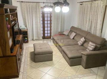 Casa · 220m² · 3 Quartos · 3 Vagas · Belíssimo e amplo sobrado à venda