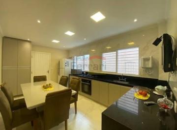 Casa · 145m² · 4 Quartos · 4 Vagas · Belíssimo sobrado na Vila Amália
