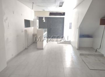 Comercial · 150m² · Localizado no coração do centro comercial da região, o imóvel está cercado por uma ampla variedade d