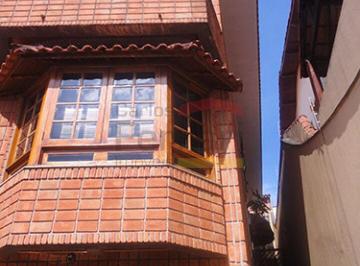 Casa · 250m² · 3 Quartos · 5 Vagas · Ótimo Sobrado Em Rua Tranquila E Bem Localizada