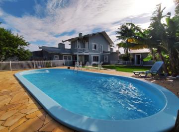 Casa · 290m² · 4 Quartos · 2 Vagas · Casa à venda - em Torres