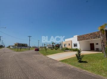 Casa · 180m² · 3 Quartos · 2 Vagas · Ocean Side - Residência 3 suítes em condomínio fechado a Beira Mar