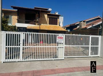 Casa · 124m² · 3 Quartos · 1 Vaga · Casa em Garopaba no Ferraz