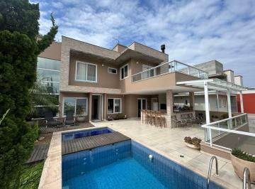 Casa · 242m² · 5 Quartos · 2 Vagas · Casa de Alto Padrão no centro de Garopaba SC