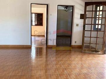 Casa · 227m² · 2 Quartos · 4 Vagas · CASA TÉRREA PRÓXIMO AO HORTO COM 2 DORMITÓRIOS, QUINTAL, CHURRASQUEIRA, FORNO DE PIZZA, 4 VAGAS