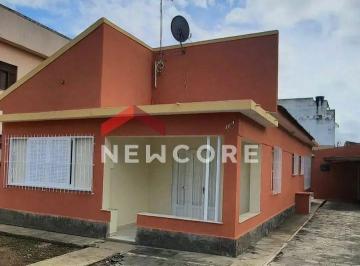 Casa · 135m² · 3 Quartos · 1 Vaga · Casa em  Rua José Bernardino - Parque Turf Club - Campos dos Goytacazes/RJ