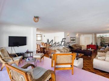 9ab12e97bf68d61f2d931d287dc43837f2084b2e · Casa rodeada de verde e pássaros, com 4 dormitórios (2 suítes), Piscina, jardins, 4 vagas e muito so