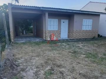 Casa · 2 Quartos · 2 Vagas · Casa à Venda no Centro de Cidreira por apenas R$ 190.000