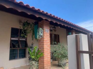 Casa · 206m² · 3 Quartos · 3 Vagas · Casa a Venda com Edícula Próxima ao Centro de Boituva – 3 Dormitórios, Quintal Amplo e Churrasqueira
