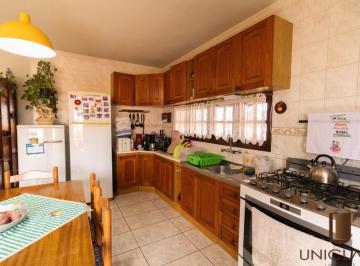 25121385_g.jpg ·
Prédio 230m² à venda por R$ 2.200.000,00 4(quatro) Dormitórios, Sen
