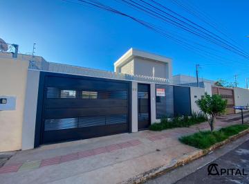 Casa · 100m² · 3 Quartos · 2 Vagas · Belo Imóvel com ótima localização!