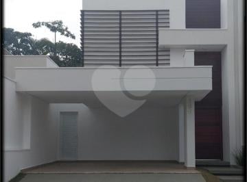 Área de Serviço · Condomínio com 3 quartos à venda em Parque residencial indaiá - SP