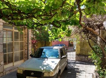 iLR39_41566452b7e627384_zUyYjcyOWIyOWIy_o.jpg · Casa com 6 quartos à venda em Belo Horizonte, no bairro Carlos Prates