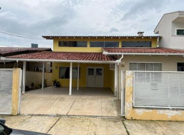 Casa · 200m² · 3 Quartos · 2 Vagas · Casa - Centro