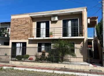 Casa · 200m² · 2 Quartos · 2 Vagas · Casa - Centro