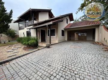ed38fdf7e420b9a592701c067213a359953a1207 · Casa com 5 dormitórios à venda, 215 m² por R$ 1.140.000,00 - Floresta - Joinville/SC