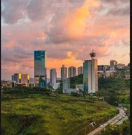 Casa · 1300m² · 4 Quartos · 18 Vagas · CASA ESPETACULAR NO MELHOR CONDOMÍNIO DO VILA DA SERRA NOVA LIMA/MG