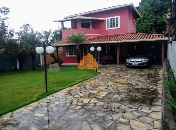 Casa · 150m² · 3 Quartos · 4 Vagas · Casa ampla com jardim na frente, amplo espaço e área gourmet no bairro Espirito santo