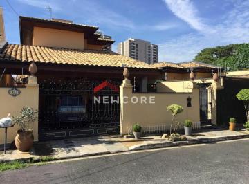 Casa · 360m² · 4 Quartos · 4 Vagas · Casa em Rua Santa Madre Beatriz Silva - Vila das Jabuticabeiras - Taubaté/SP