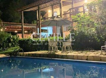 Casa · 180m² · 5 Quartos · 9 Vagas · Casa com 05 quartos com suíte no condomínio Aldeia da Cachoeira das Pedras - Casa Branca