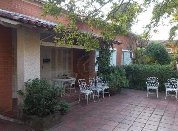 fachada · Casa para alugar no Centro de Vinhedo.