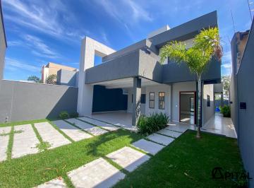 Casa · 197m² · 3 Quartos · 4 Vagas · Lindo sobrado com fachada imponente!