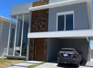 Casa · 420m² · 3 Quartos · 2 Vagas · Casa à venda - no Laranjal