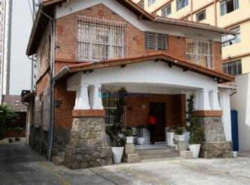Comercial · 479m² · 1 Quarto · 28 Vagas · Casa comercial com 3 prédios no mesmo terreno.