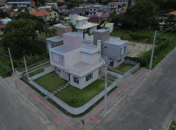 Casa · 120m² · 3 Quartos · 2 Vagas · Casa em Garopaba