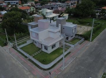 Casa · 120m² · 3 Quartos · 2 Vagas · Casa em Garopaba no Loteamento Pedra Branca
