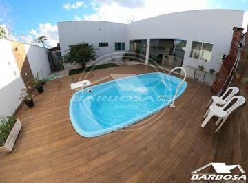 Casa · 250m² · 3 Quartos · 2 Vagas · Casa de 3 quartos com piscina para venda em Caldas Novas