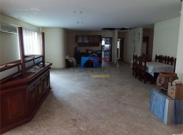 Casa · 300m² · 4 Quartos · 2 Vagas · Casa térrea alto padrão nas Palmas, contendo 4 suítes, 2 vagas, amplo quintal
