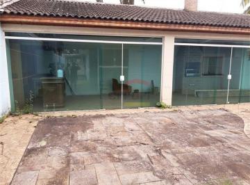 Casa · 300m² · 4 Quartos · 2 Vagas · Casa térrea alto padrão nas Palmas, contendo 4 suítes, 2 vagas, amplo quintal